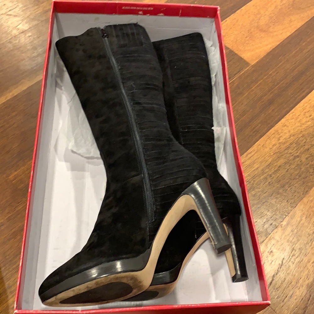 Isotta black suede